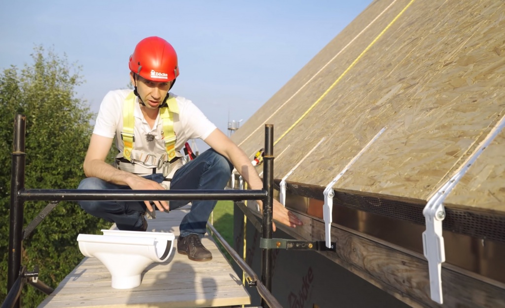 speciální plastové nastavitelné upevňovací prvky pro instalaci držáků