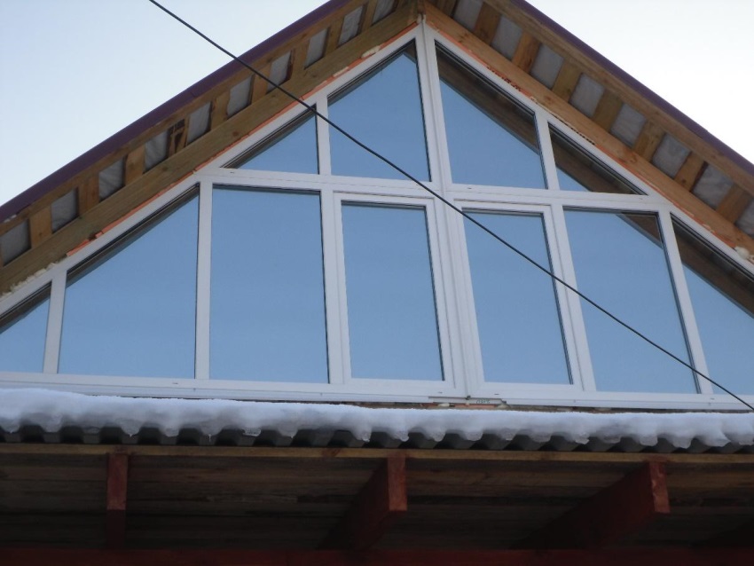 Отделка фронтона частного дома: чем обшить снаружи, технология обшивки